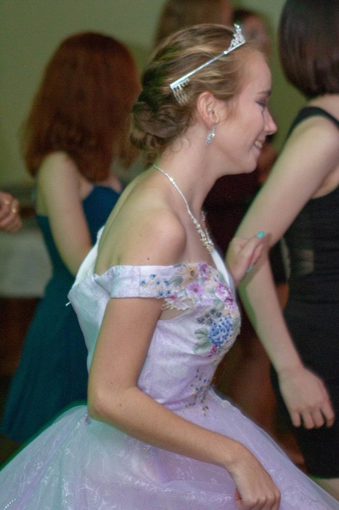 Photo of girl in tiara and dress